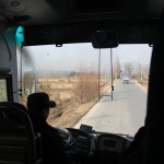 行驶在乡间小路上